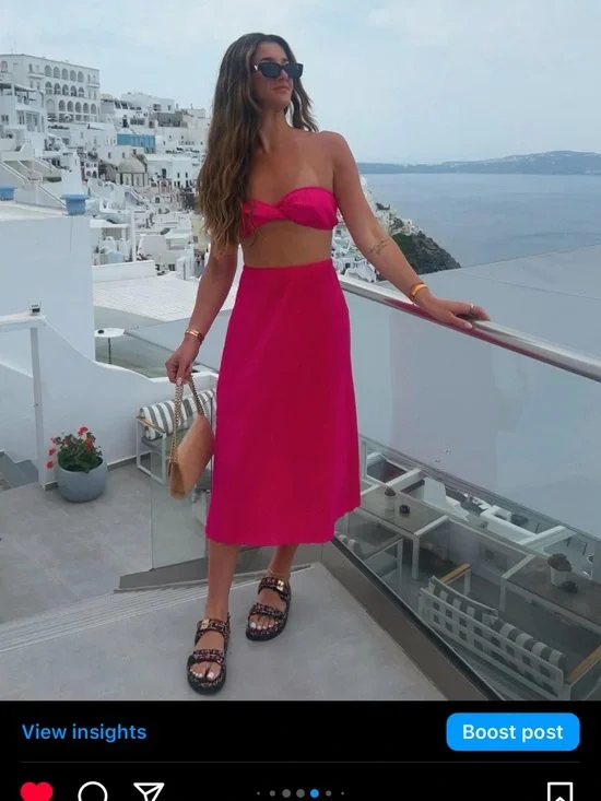 Fuchsia Pleated Maxi Skirt + Twist Bandeau Set
| Size Small - Picture 4 of 4